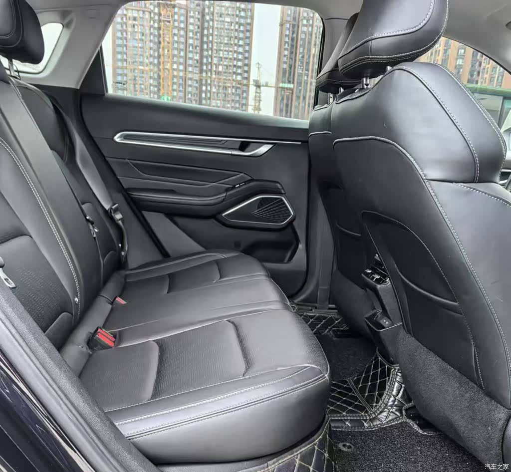 Geely Emgrand, 2022 14