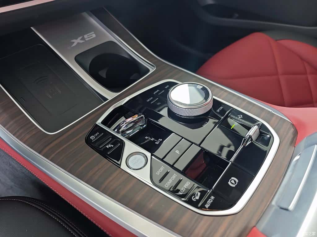 BMW X5, 2025 9