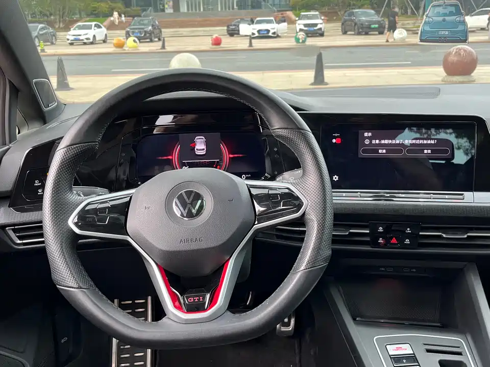 Volkswagen Golf GTI