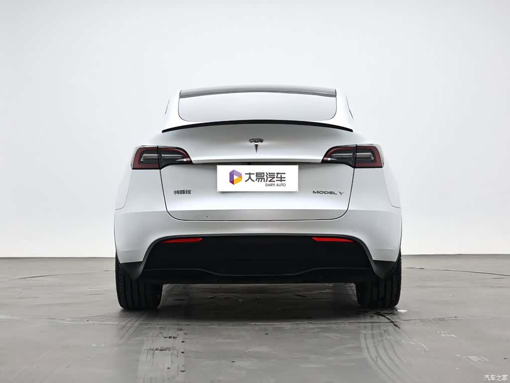 Tesla Model Y, 2021 4
