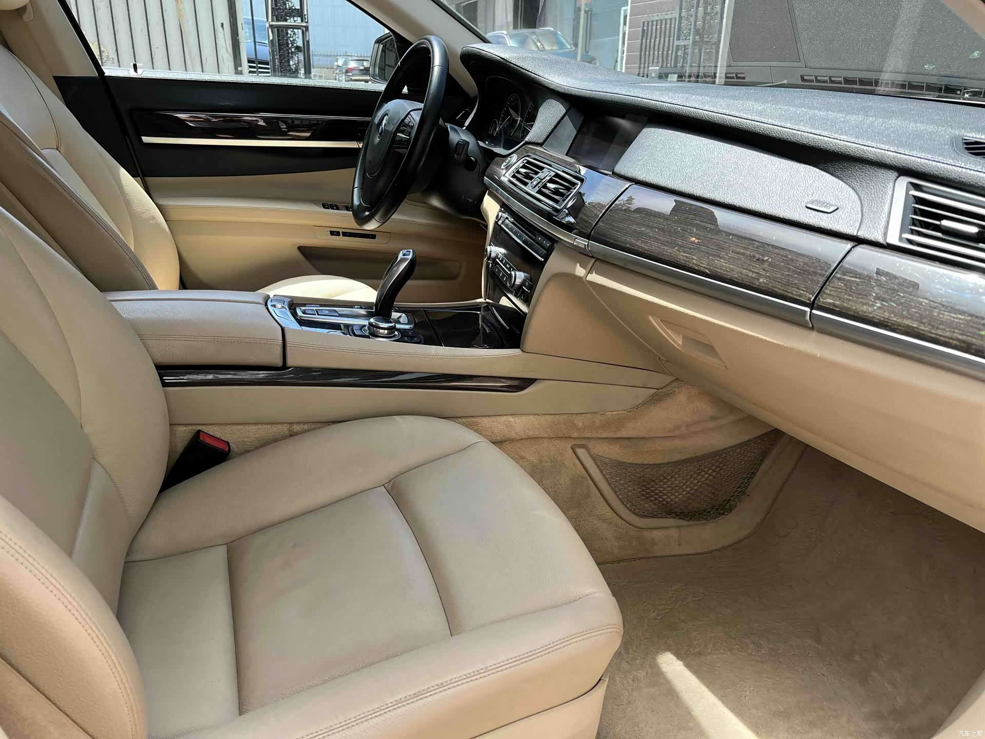 BMW 7 Series, 2011 14