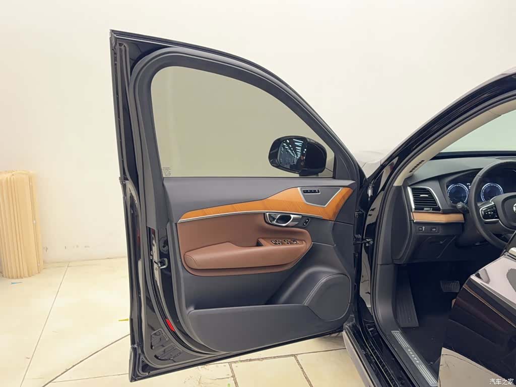 Volvo XC90, 2019 все фото