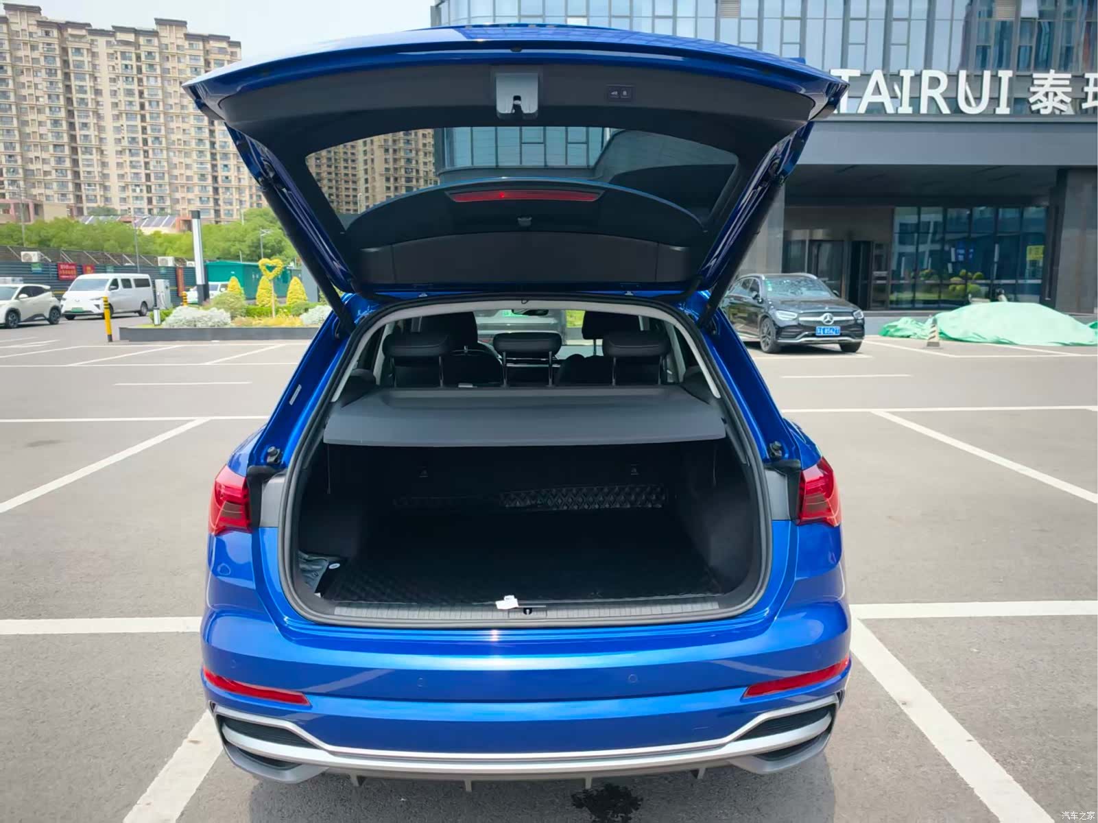 Audi Q3, 2022 10