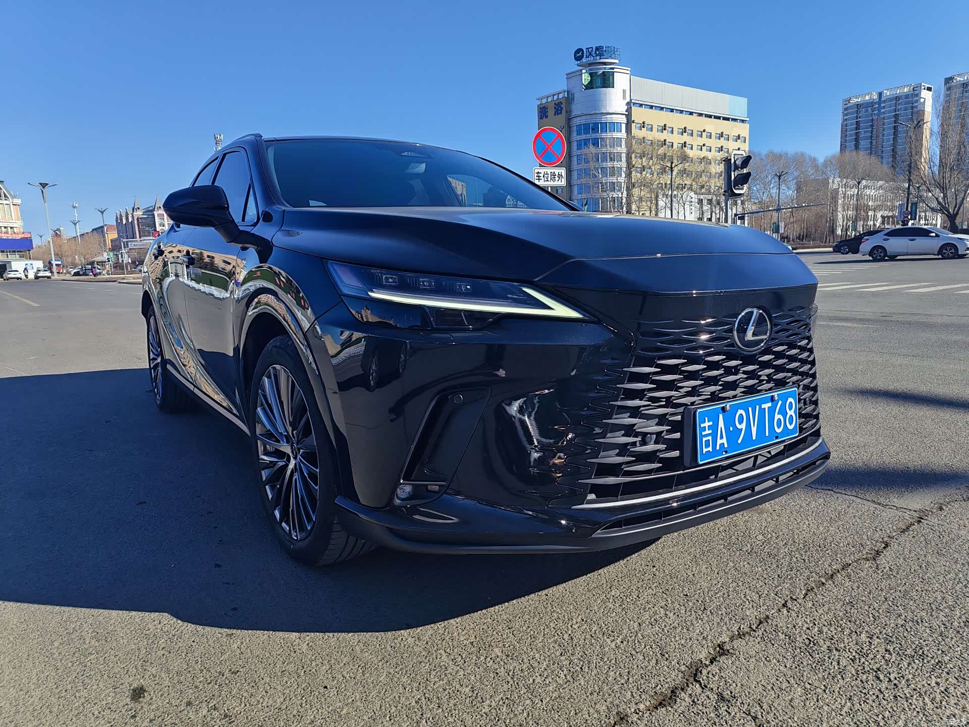 Lexus RX, 2023 1