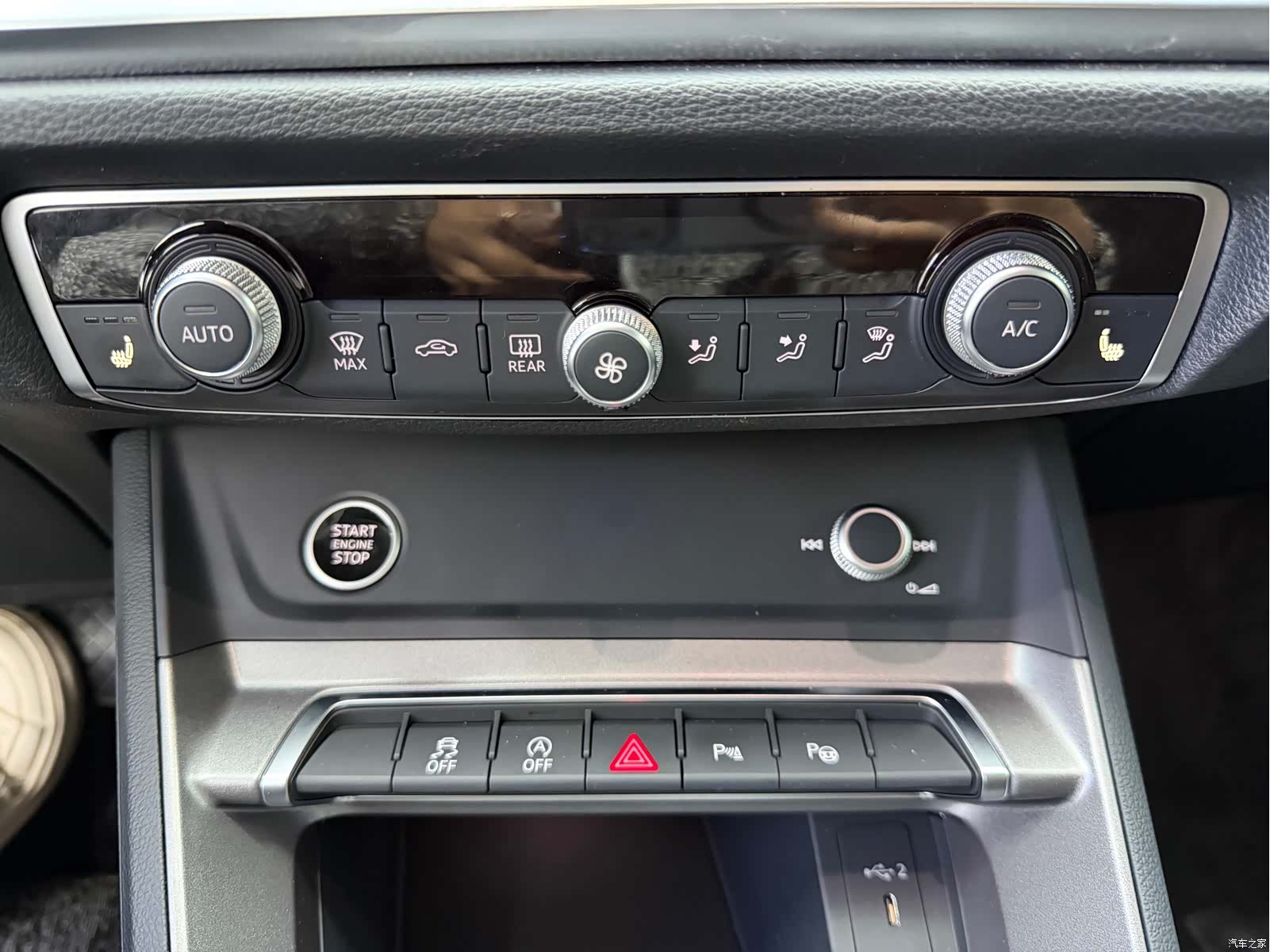 Audi Q3, 2022 11