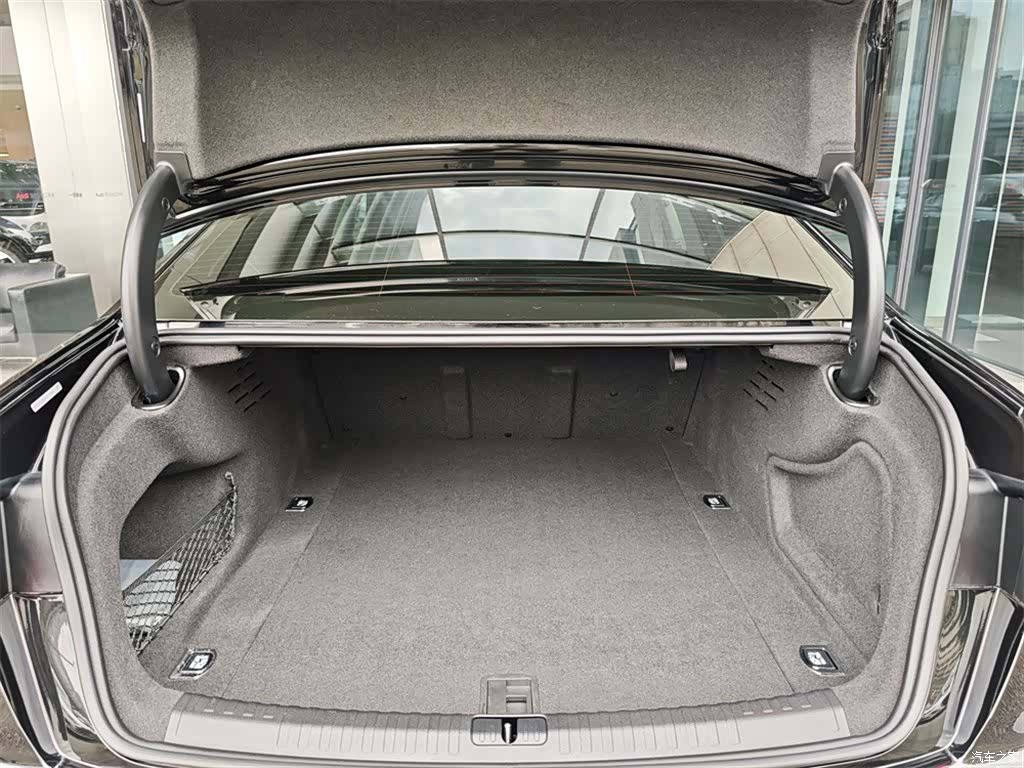 Audi A6L, 2019 9
