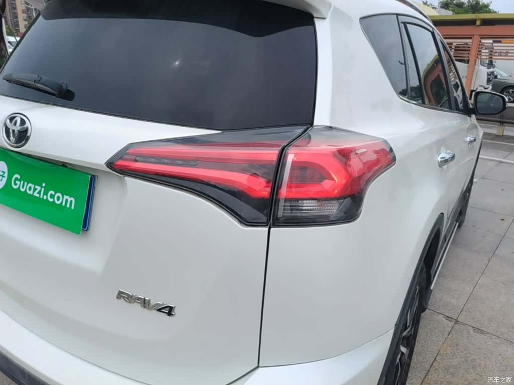 Toyota RAV4, 2018 8