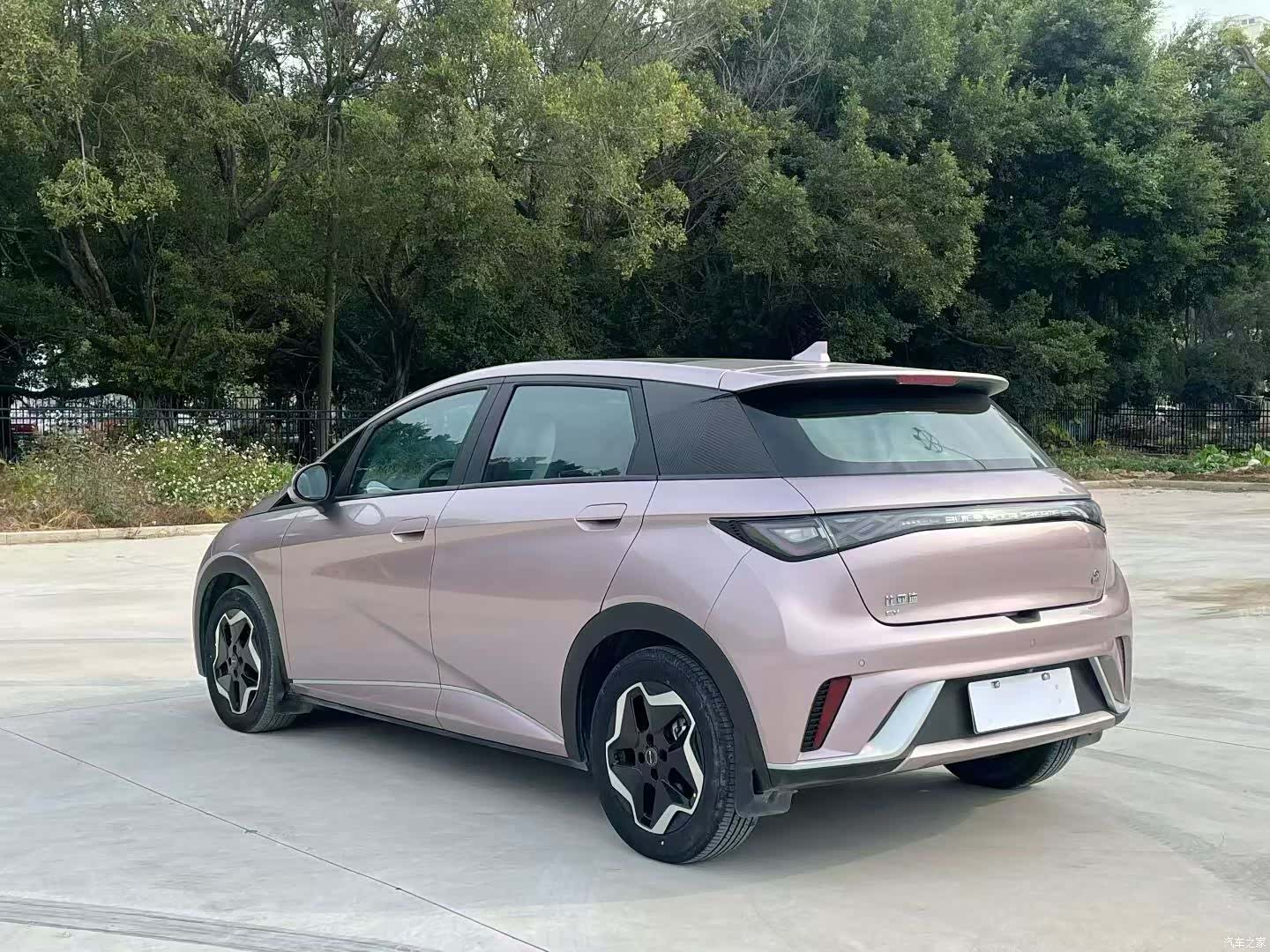 BYD Dolphin, 2022 6