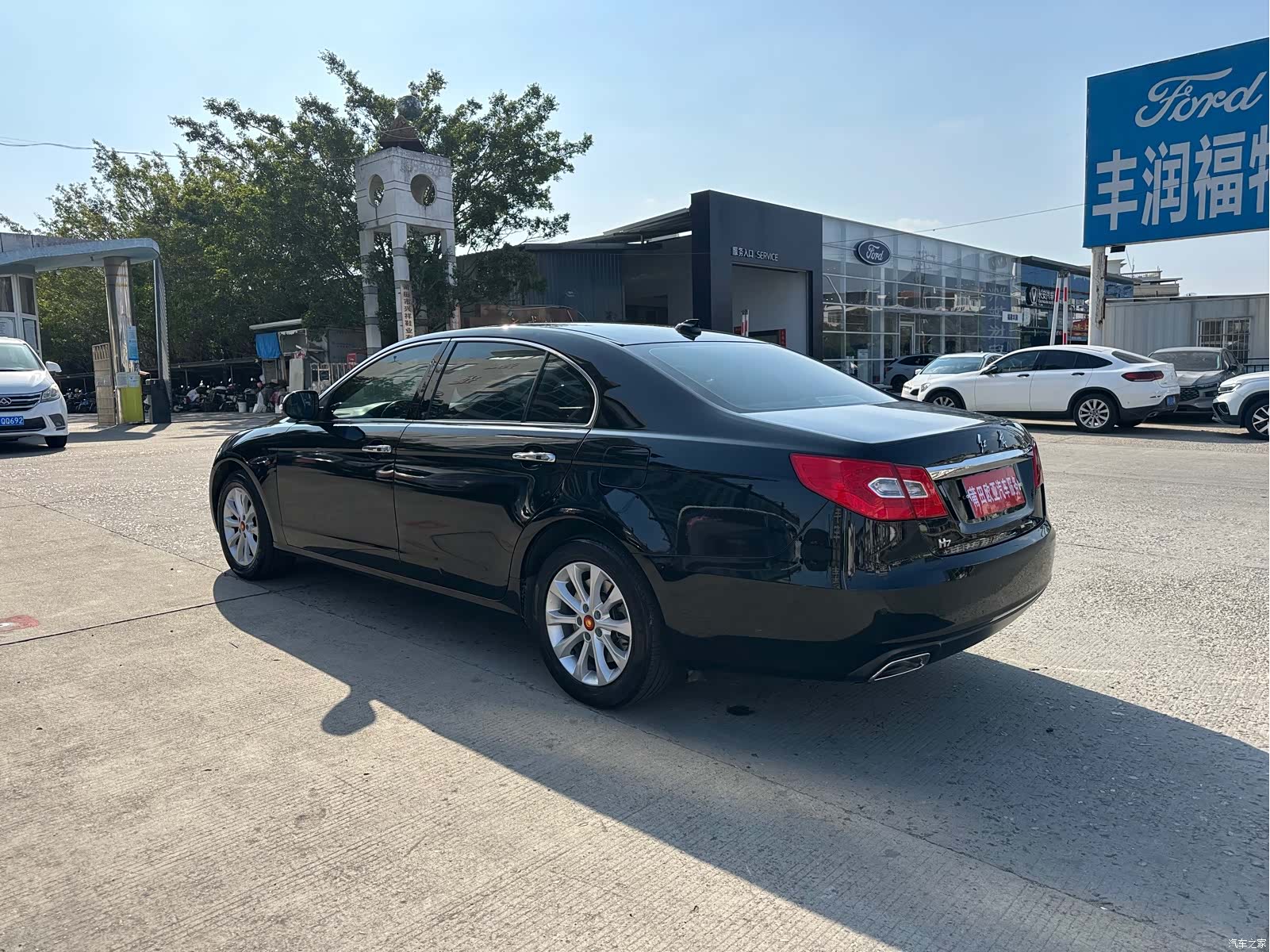 Hongqi H7, 2015 6