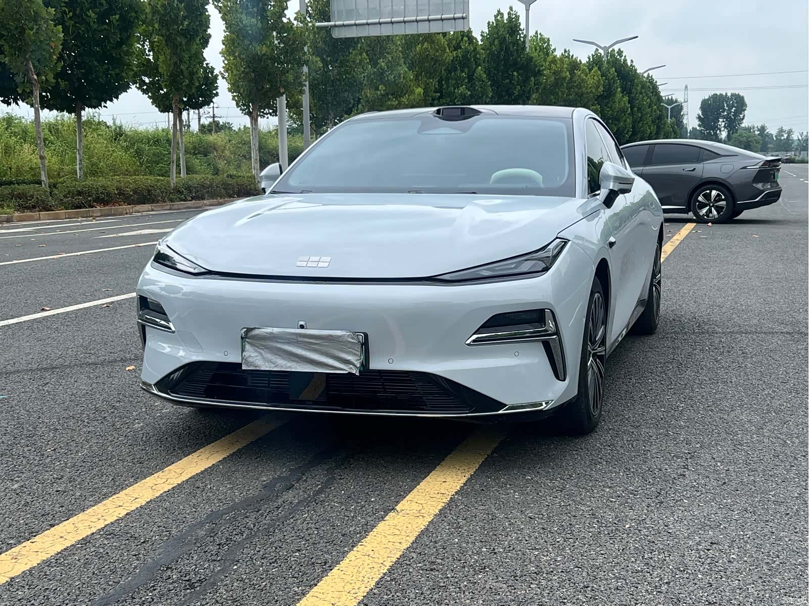 Geely 8, 2025 3