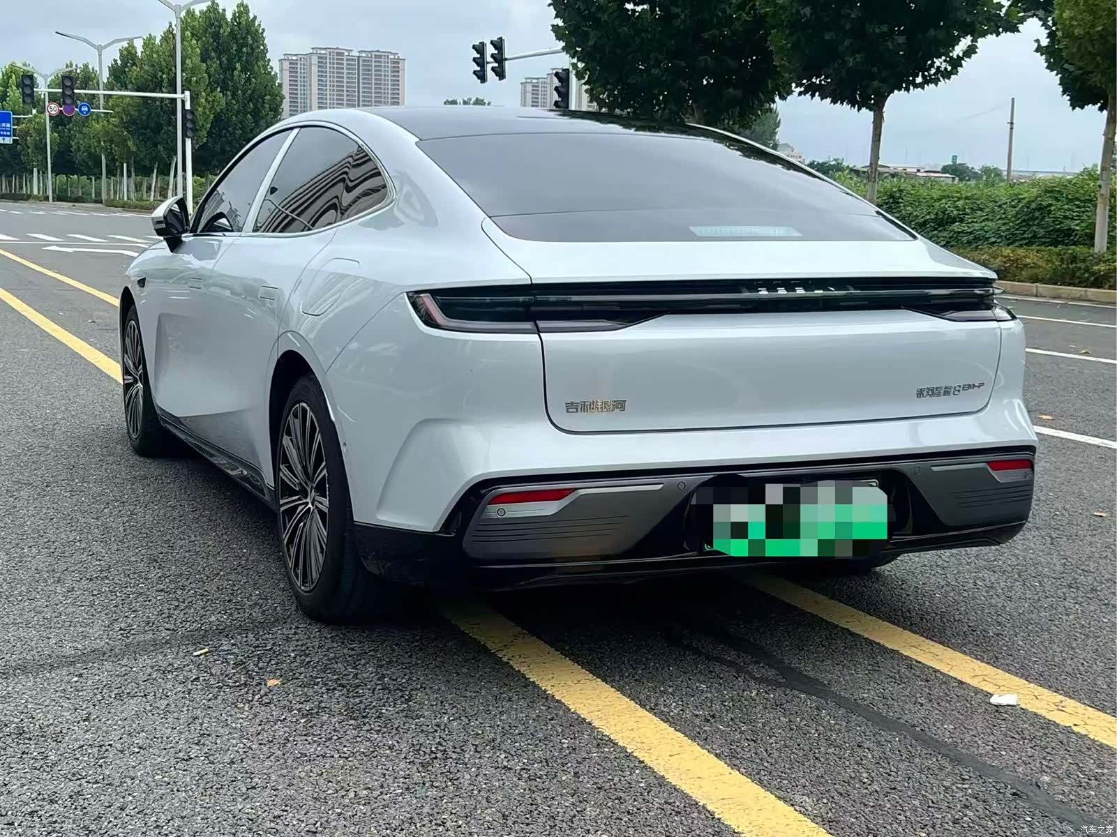 Geely 8, 2025 7