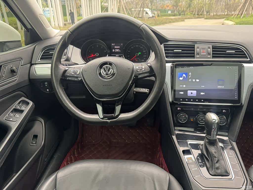 Volkswagen Lamando, 2016 3