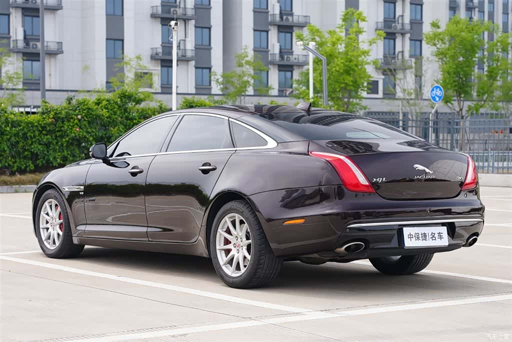 Jaguar XJ, 2017 26