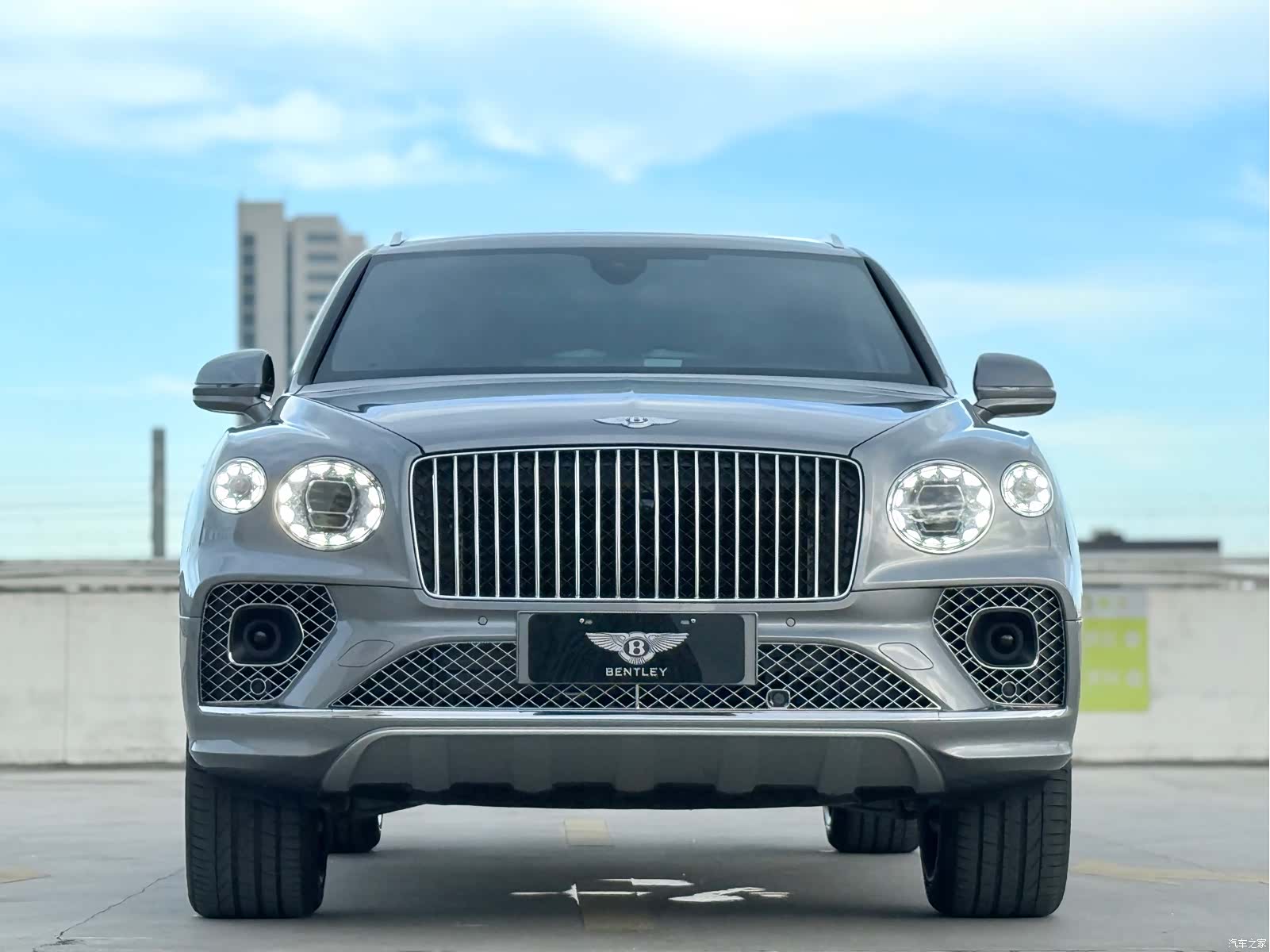 Bentley Bentayga, 2023 2