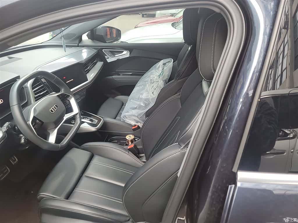 Audi Q4 e-tron, 2023 15