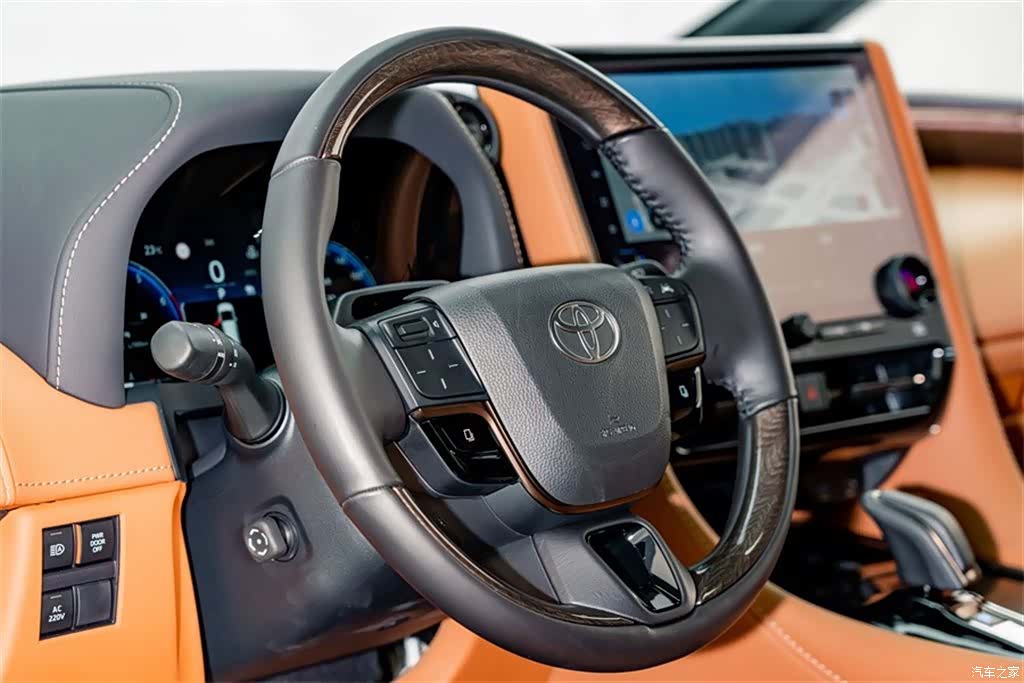 Toyota Alphard, 2025 9