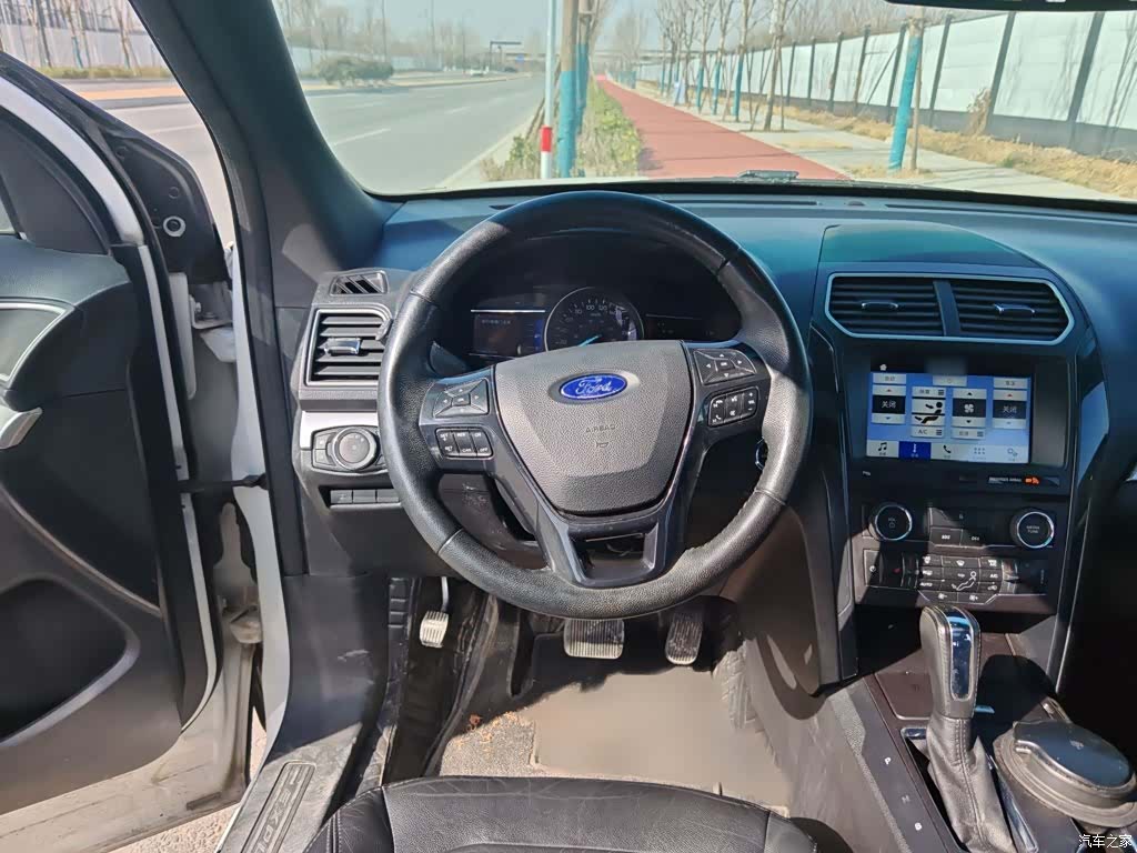 Ford Explorer, 2017 3