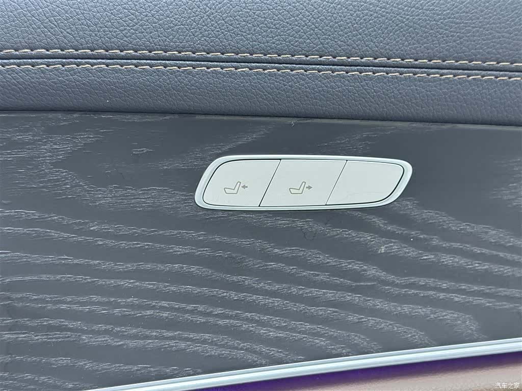 Mercedes-Benz E-Class, 2022 11