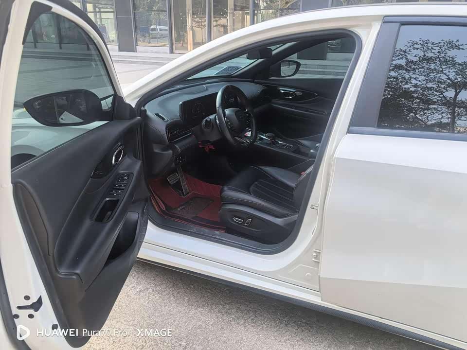 Trumpchi Shadow Leopard