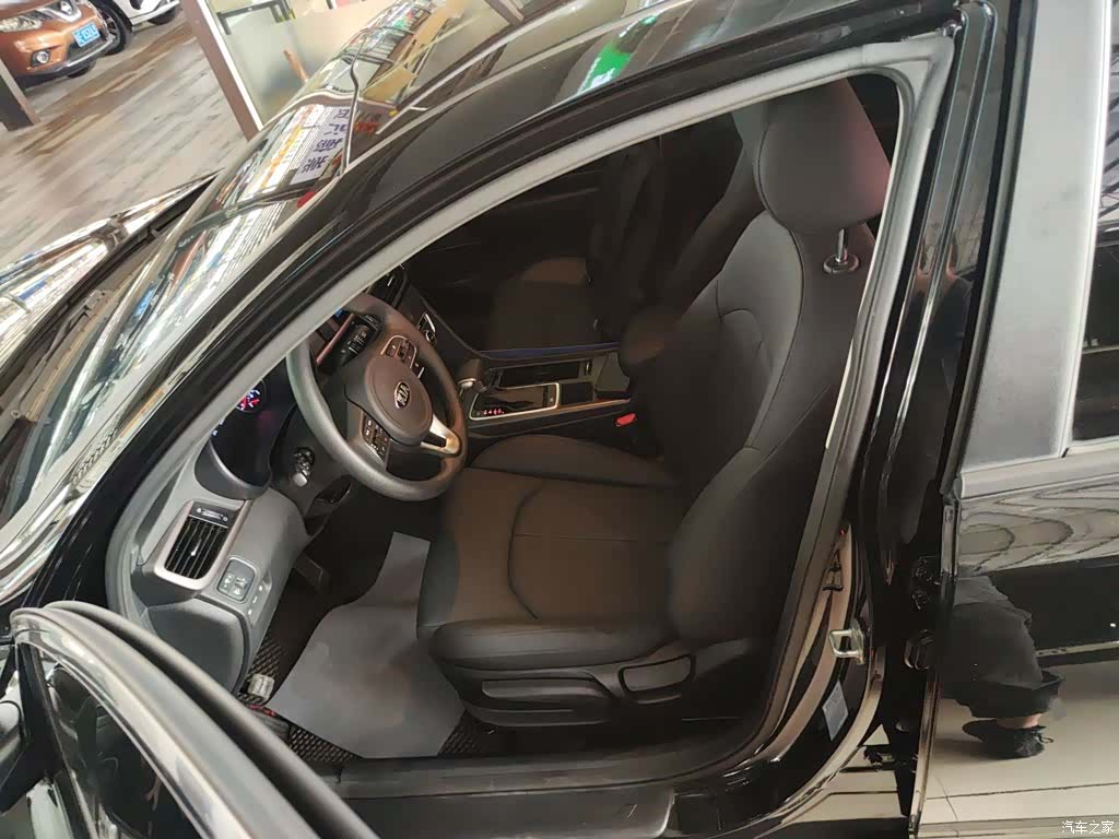 Kia K5, 2017 11