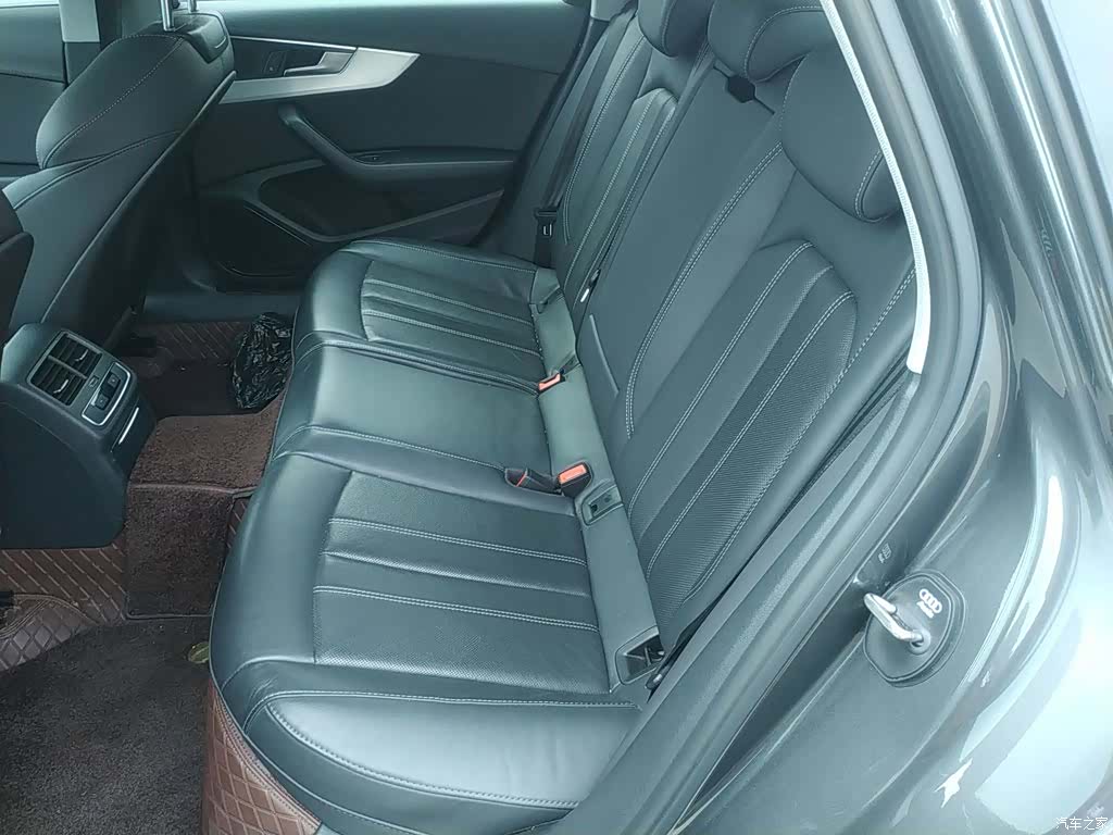 Audi A4L, 2022 13