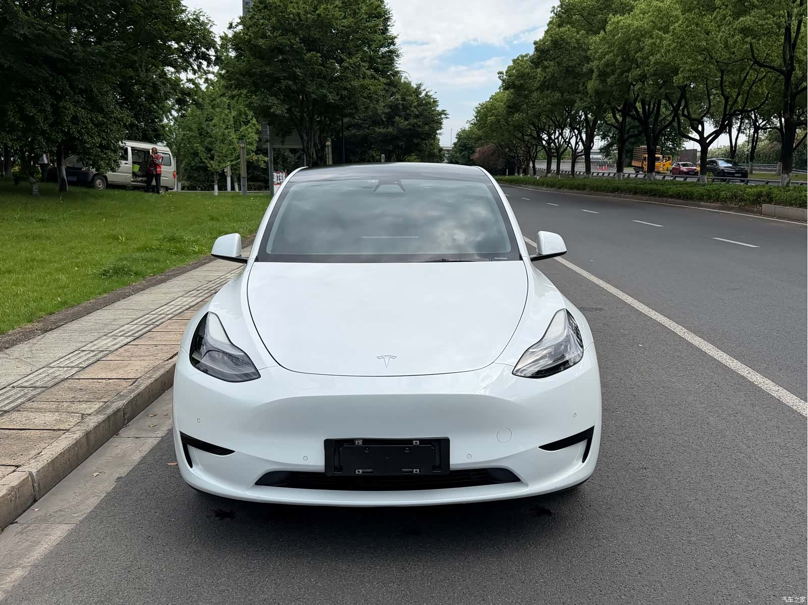 Tesla Model Y, 2022 4