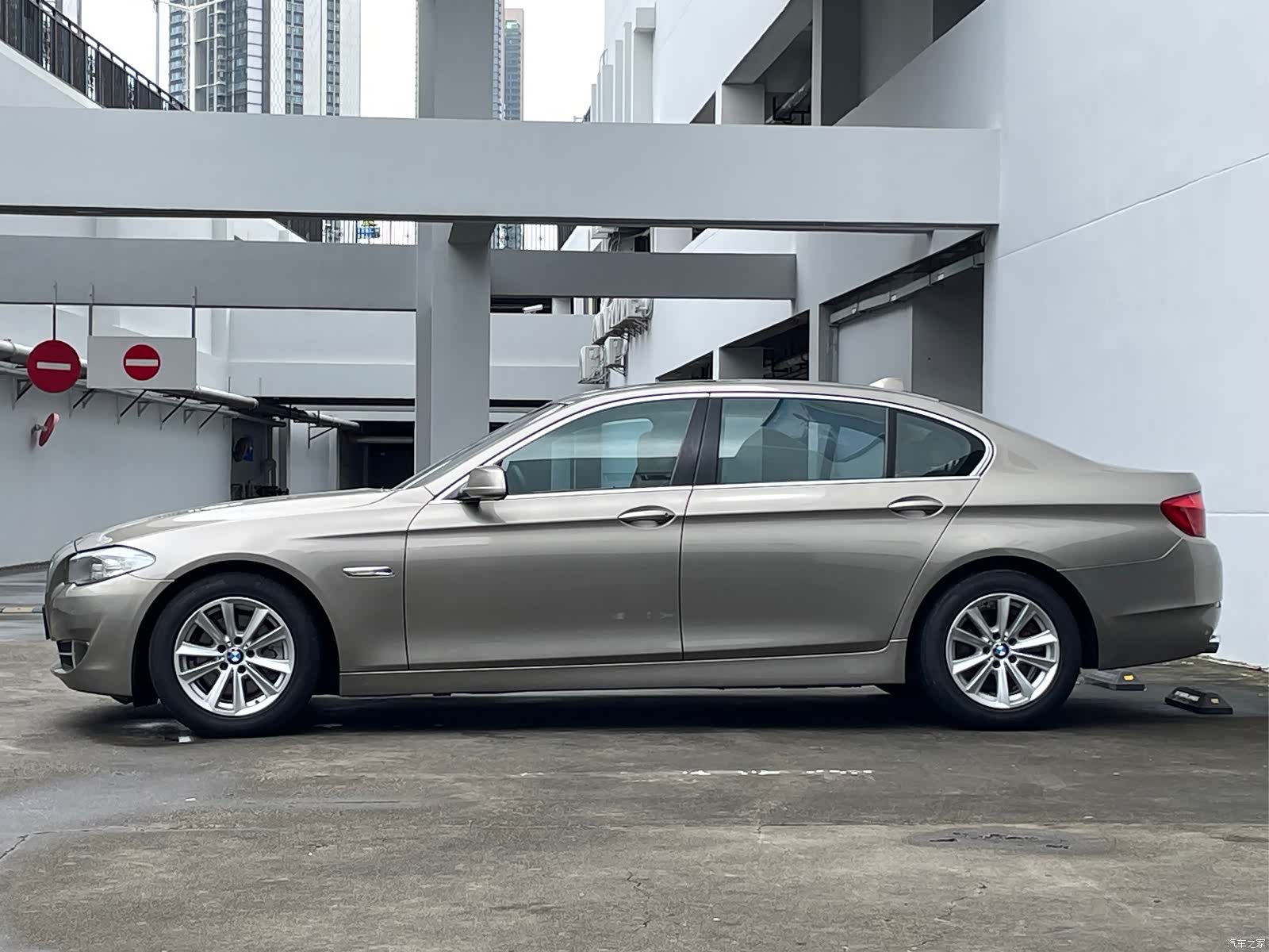 BMW 5 Series, 2011 3