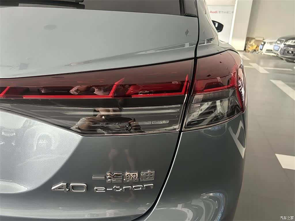 Audi Q4 e-tron, 2023 13