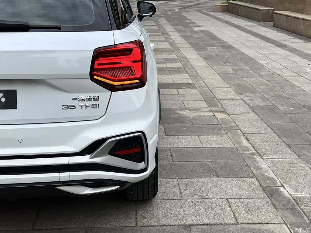 Audi Q2L, 2024 24