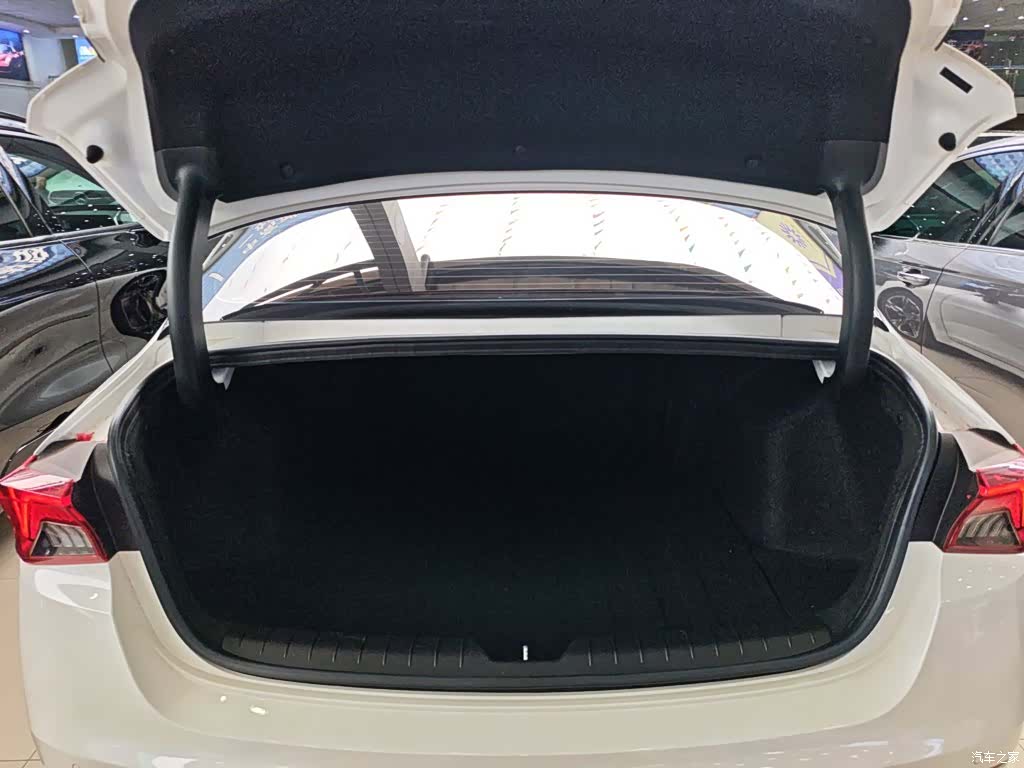Kia K5, 2022 15