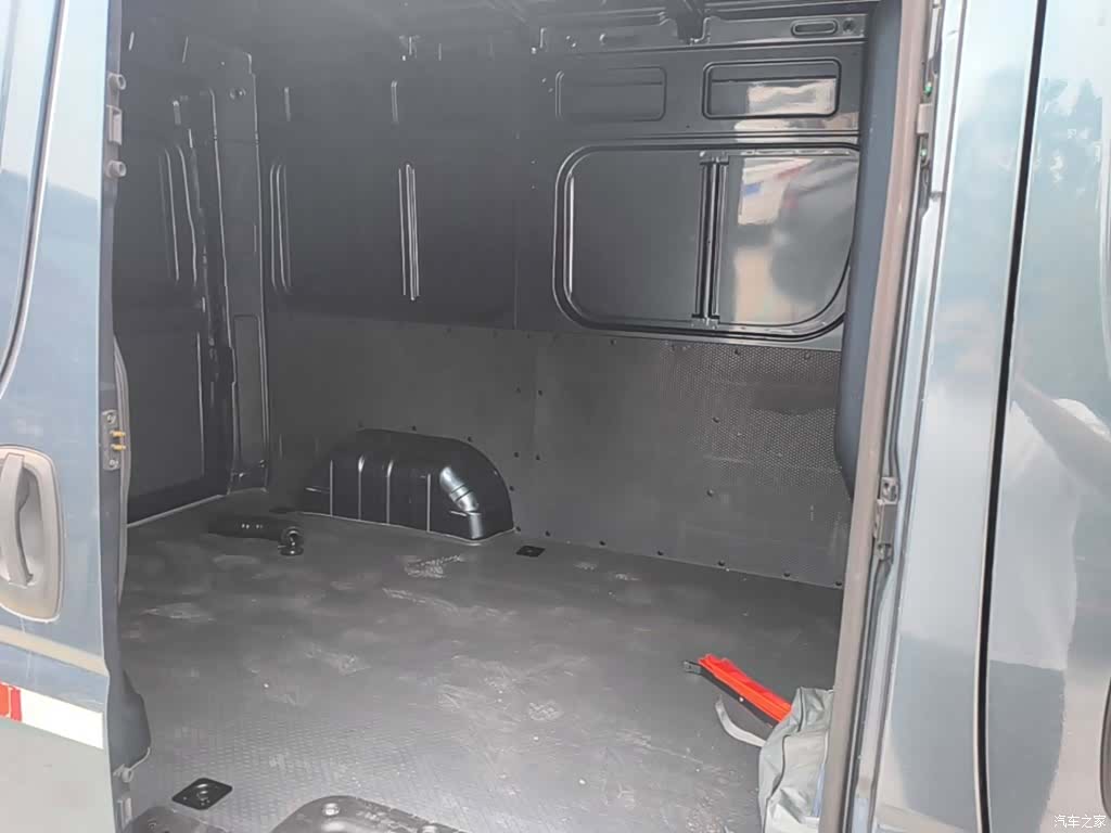 DongFeng V9, 2024 17