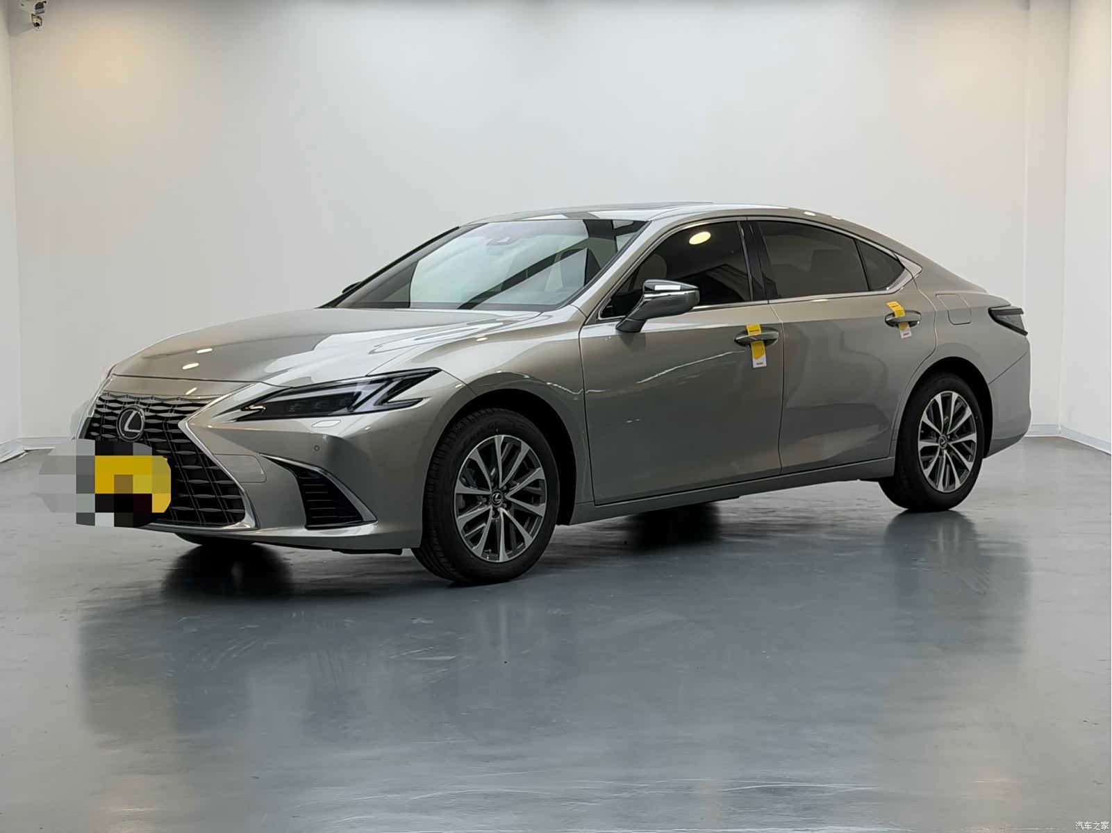 Lexus ES, 2018 1