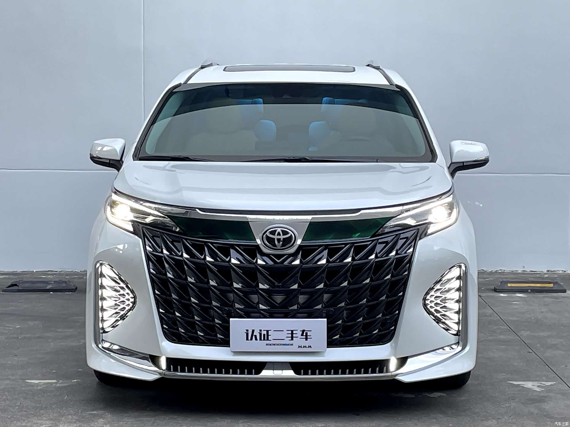 Toyota Sienna, 2025 3