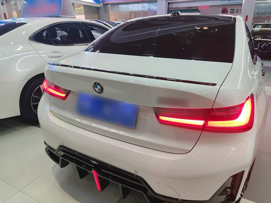BMW 3 Series 2024, фото 6