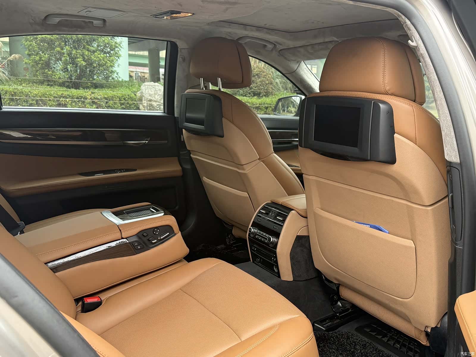 BMW 7 Series, 2011 8