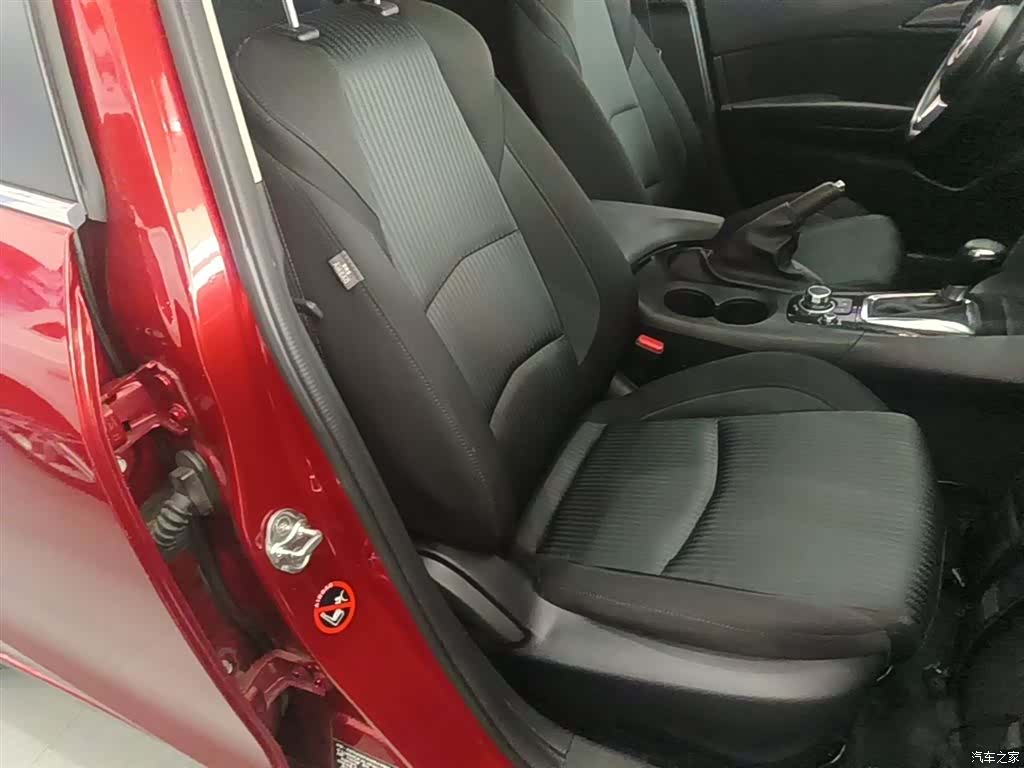 Mazda Mazda3, 2015 25
