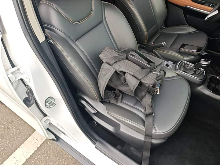 Aeolus AX4 2017 1.6L DCT chao shang xing