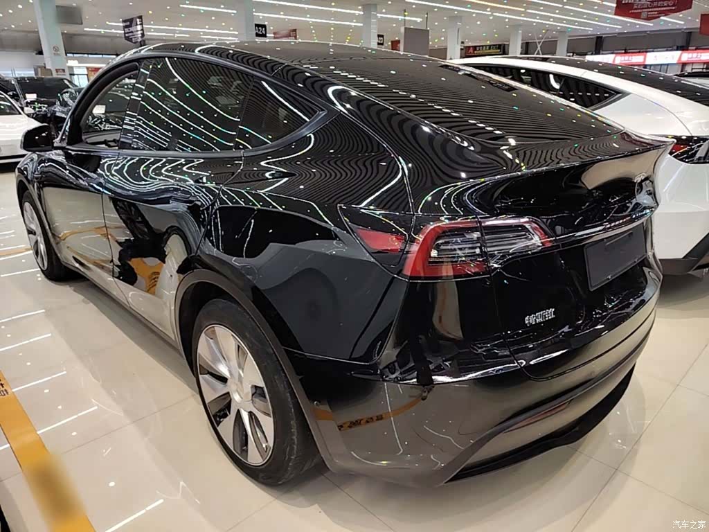 Tesla Model Y, 2023 все фото