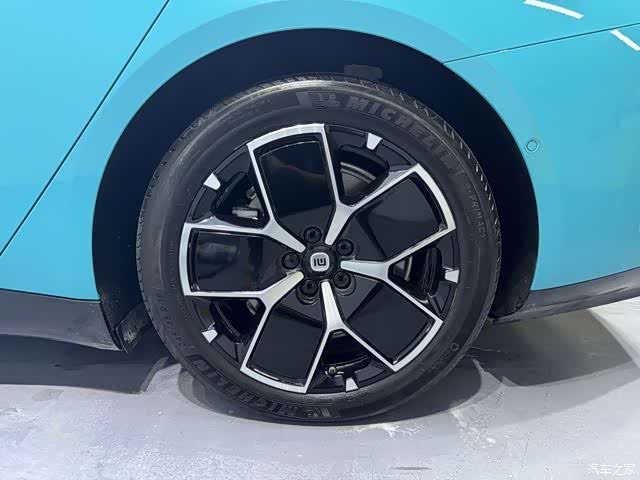 Xiaomi SU7, 2024 13