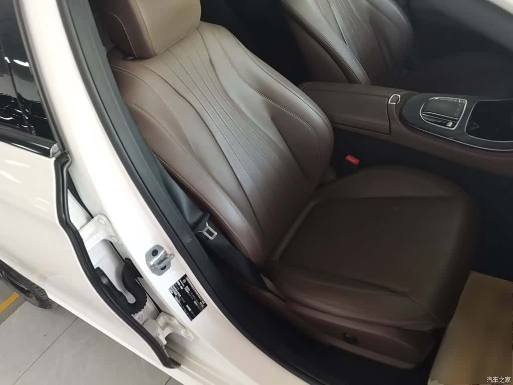 Mercedes-Benz E-Class, 2021 20