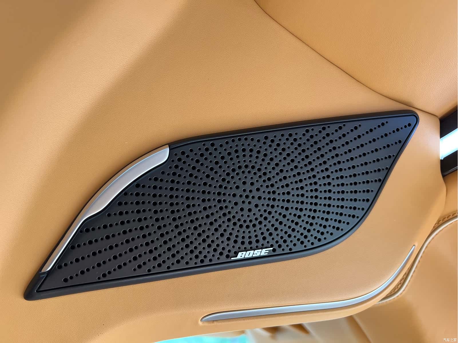 Mercedes-Benz 7, 2021 12