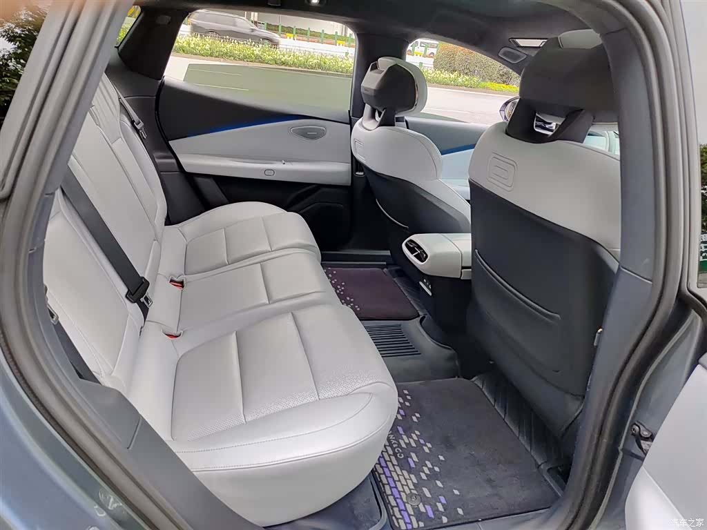 Lynk & Co Z10, 2026 11
