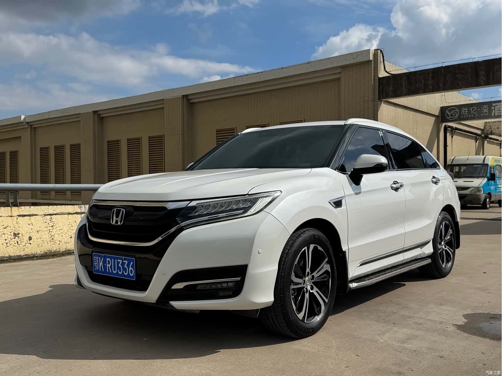 Honda UR-V