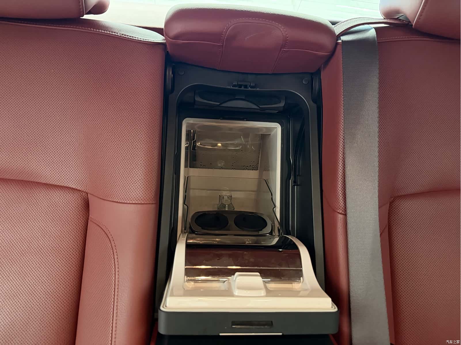 Rolls-Royce Ghost, 2013 13