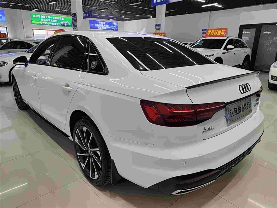 Audi A4L 2023, фото 6