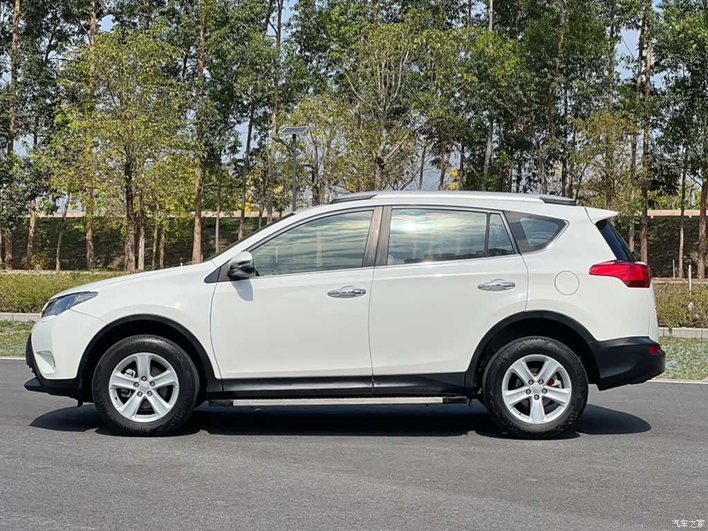 Toyota RAV4, 2014 7