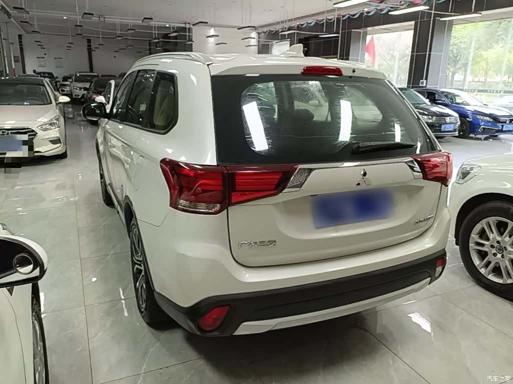 Mitsubishi Outlander, 2017 все фото