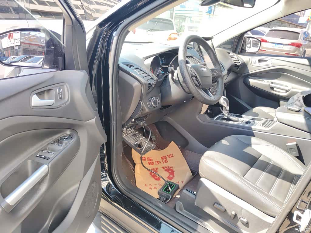 Ford Kuga, 2019 12