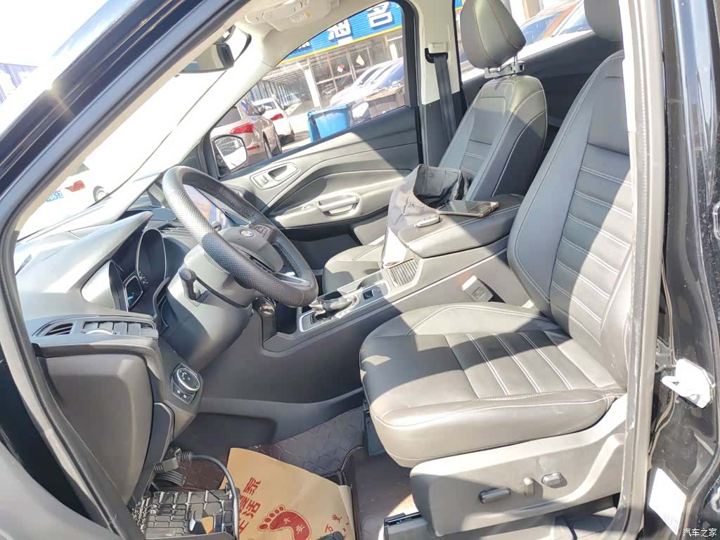 Ford Kuga, 2019 11