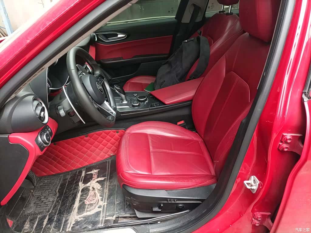 Alfa Romeo Giulia, 2017 8